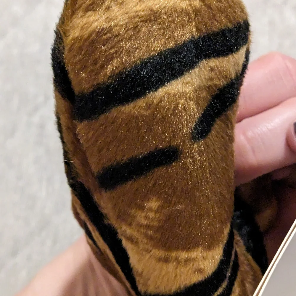 NEW Sweet Dreams Snuggies by Baby Deer Tiger Stripe Zip-up Booties Med 6-12m